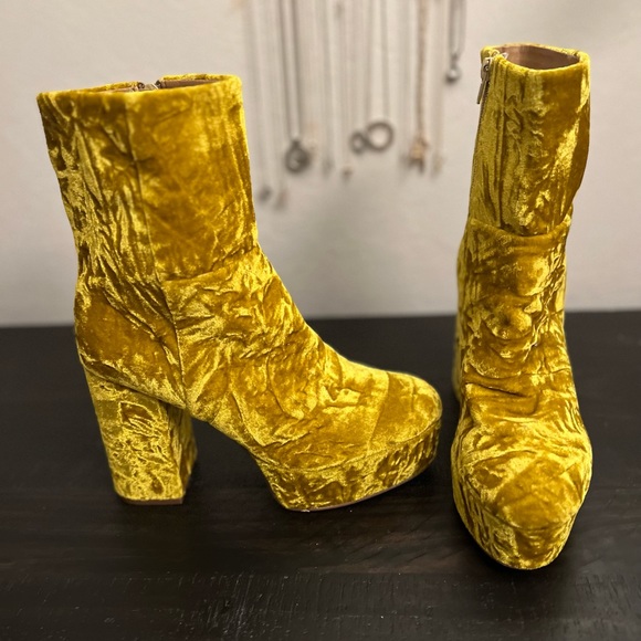 Urban Outfitters Shoes - Urban outfitters boots